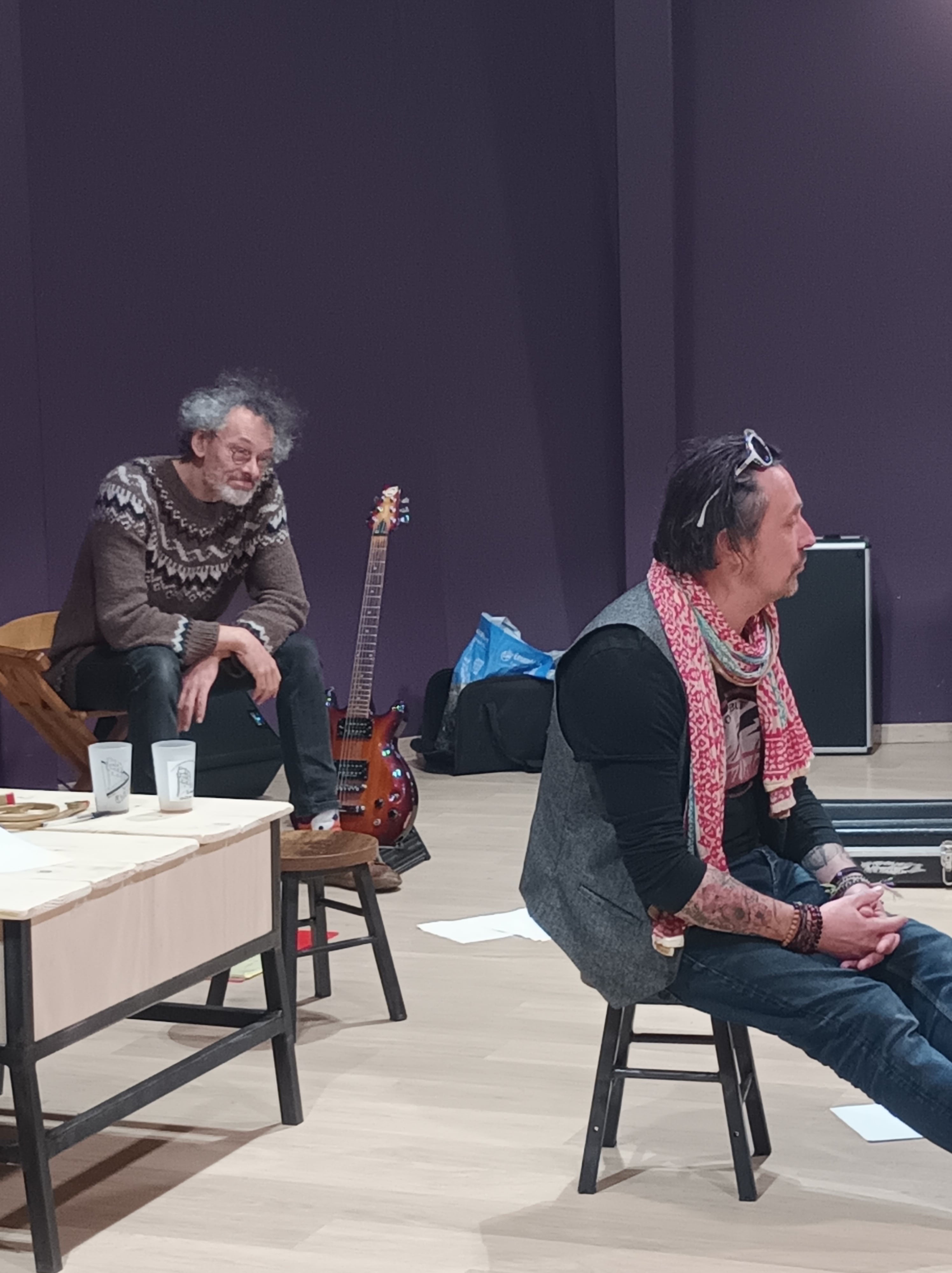 Image la compagnie "les Pies" de l'album Rencontre avec une compagnie " Les Pies"